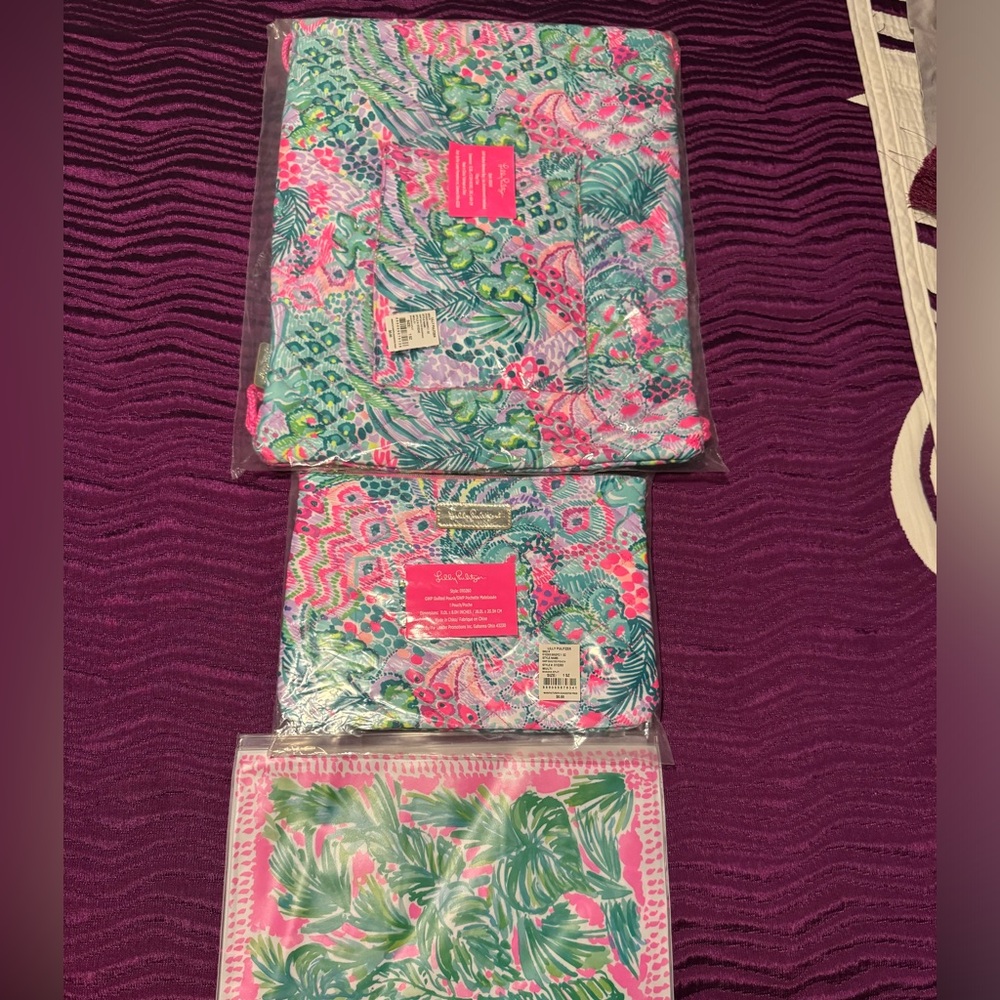Brand new Lilly Pulitzer draw string bag with accessories